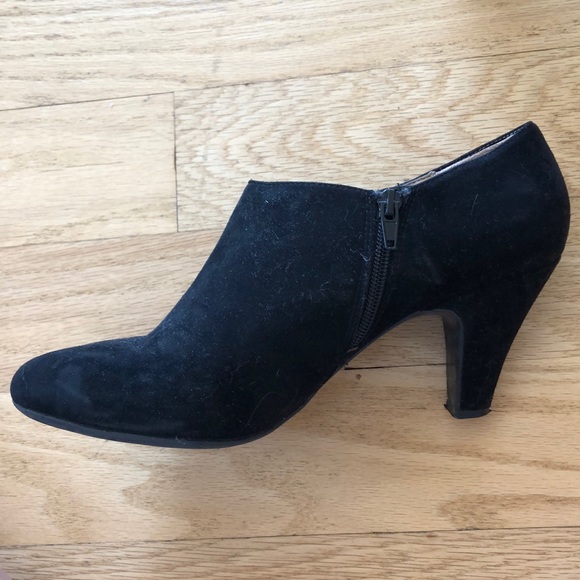 Low rise booties - Picture 4 of 4